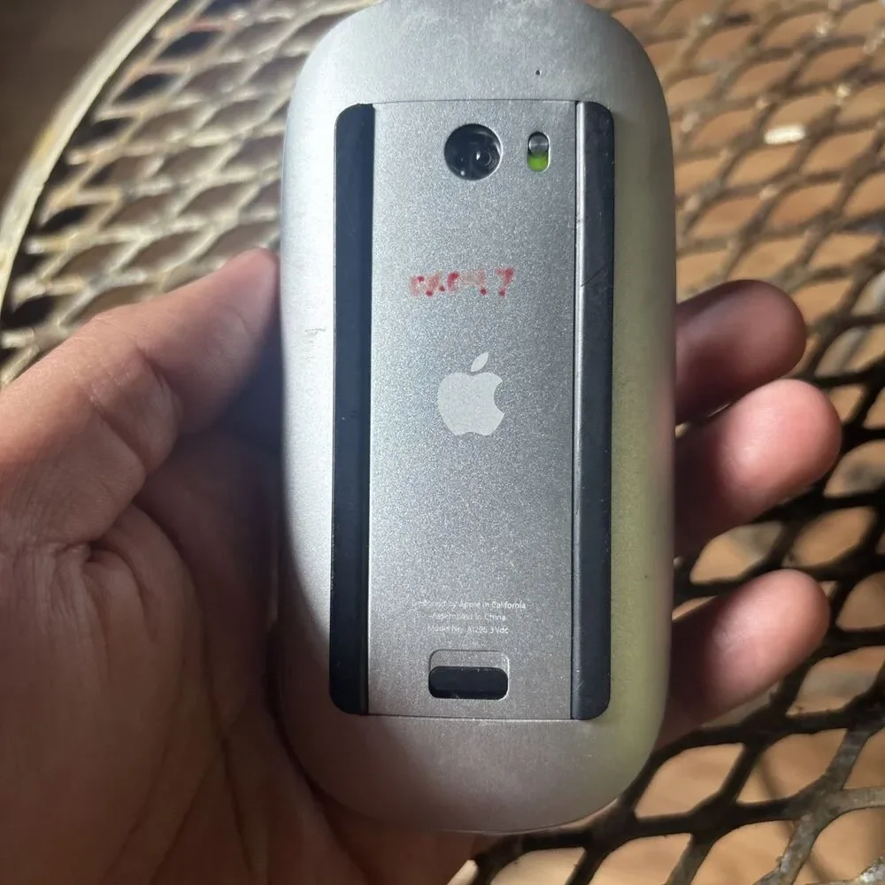Apple Magic Mouse (1st Gen) Model A1296 – Wireless Bluetooth